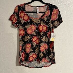 LulaRoe NWT Women’s Classic T XXS: Black base floral Print: Poly/Spandex Hi-Lo T